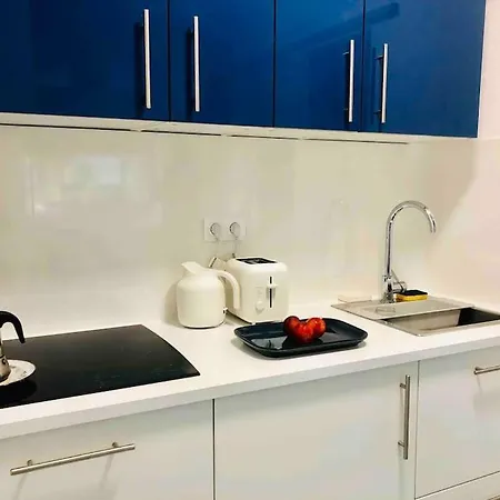 Studio, 11, Parc De Belleville * Parigi