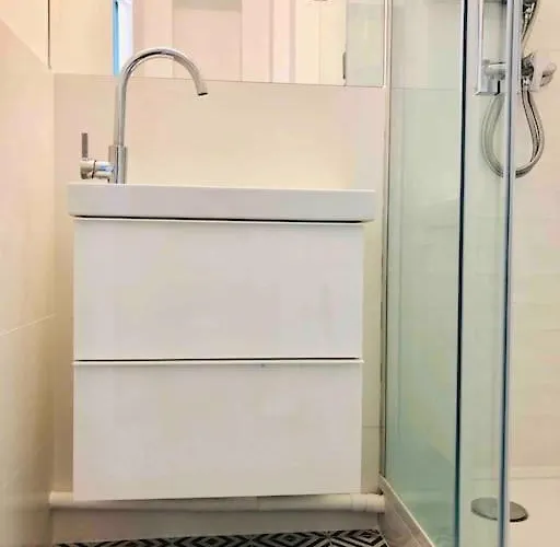 Studio, 11, Parc De Belleville * Paříž