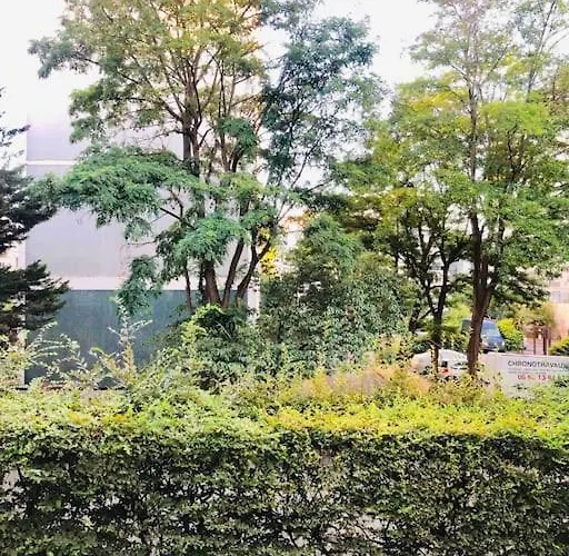 Studio, 11, Parc De Belleville *