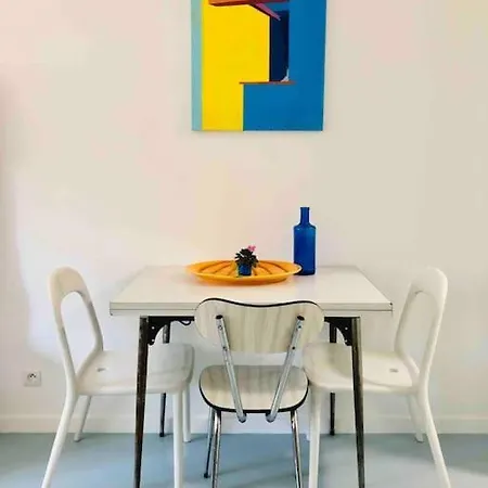 Studio, 11, Parc De Belleville *